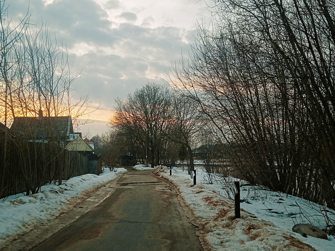 Весенний вечер на улицах города - Сергей Кочнев