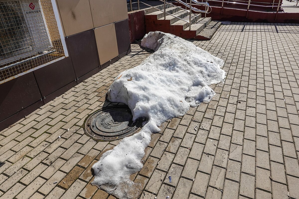 От весеннего солнышка не спрячешься - Валерий Иванович От весеннего солнышка не спрячешься - Валерий Иванович