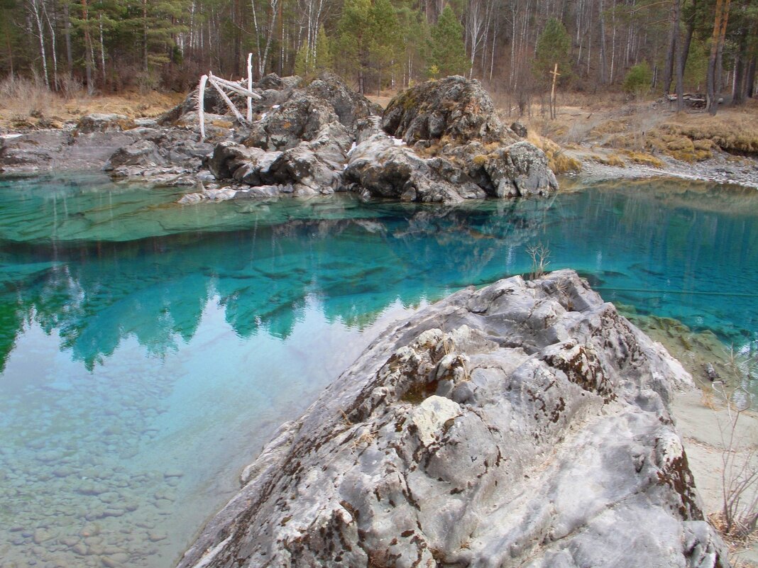 На голубых озерах - Галина Нестратова