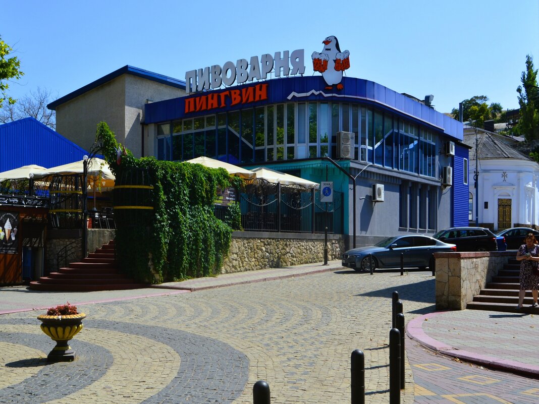Керчь. Пивоварня "Пингвин". - Пётр Чернега