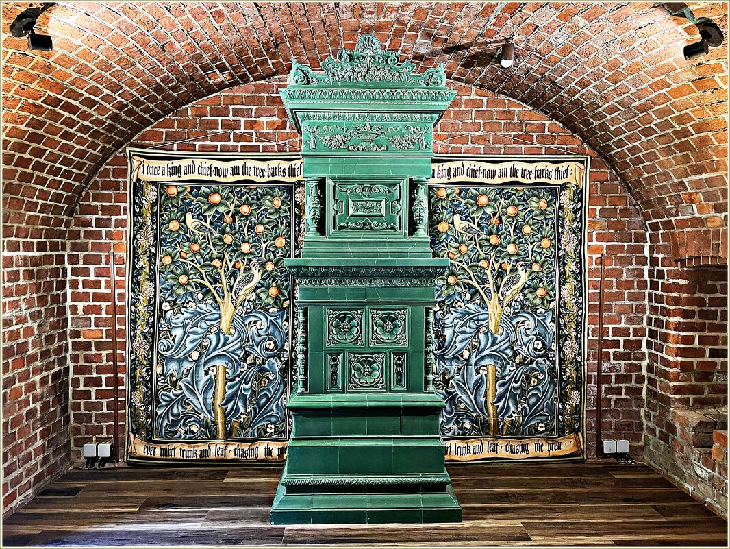 Музей Блокгауз. Изразцовая печь и гобелен - Валерия Комова