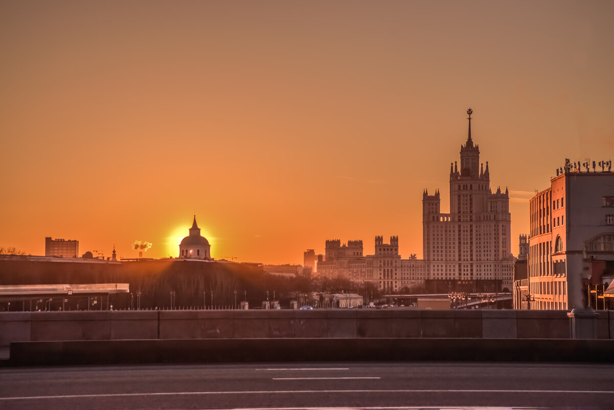 В каждом рисунке солнце. - Николай 