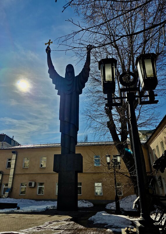 Памятник целительнице Нине Грузинской - Натали 