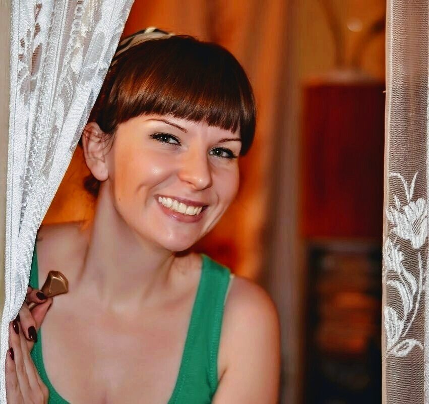 И улыбка без сомнения вдруг коснется ваших глаз и хорошее настроение не покинет больше вас... - Алла Кочергина