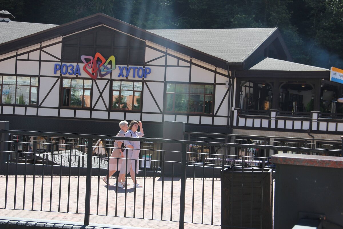 Круглогодичный горнолыжный курорт «Роза Хутор», расположенный в Адлерском районе Сочи. - Serega SchütZ Круглогодичный горнолыжный курорт «Роза Хутор», расположенный в Адлерском районе Сочи. - Serega SchütZ