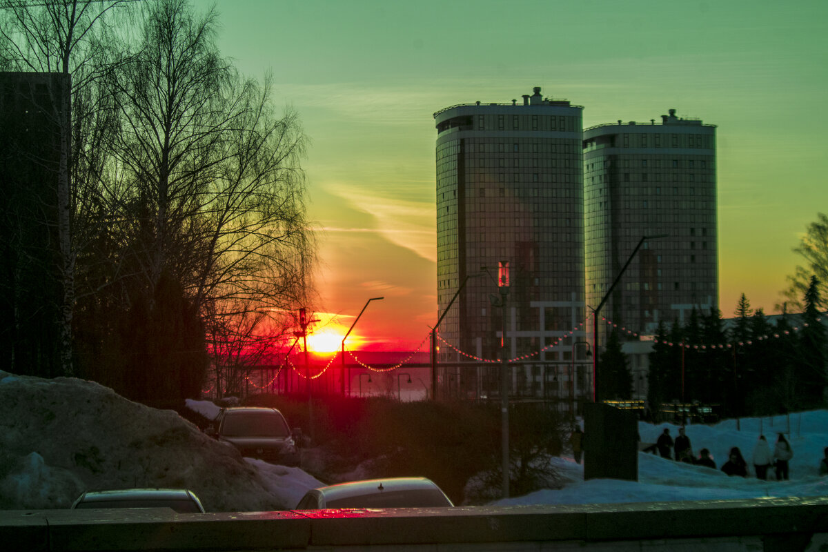 СЕРИЯ, Сударь, уже ВЕСНА - Владимир Максимов