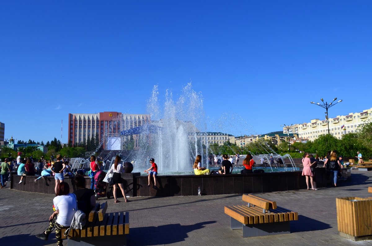 У городского фонтана - Мишель71 У городского фонтана - Мишель71