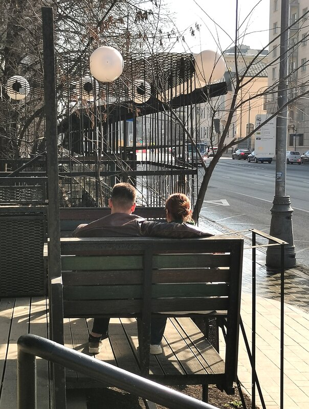 Уличная фотография. Весна вдвоём. - Любимова Ольга 