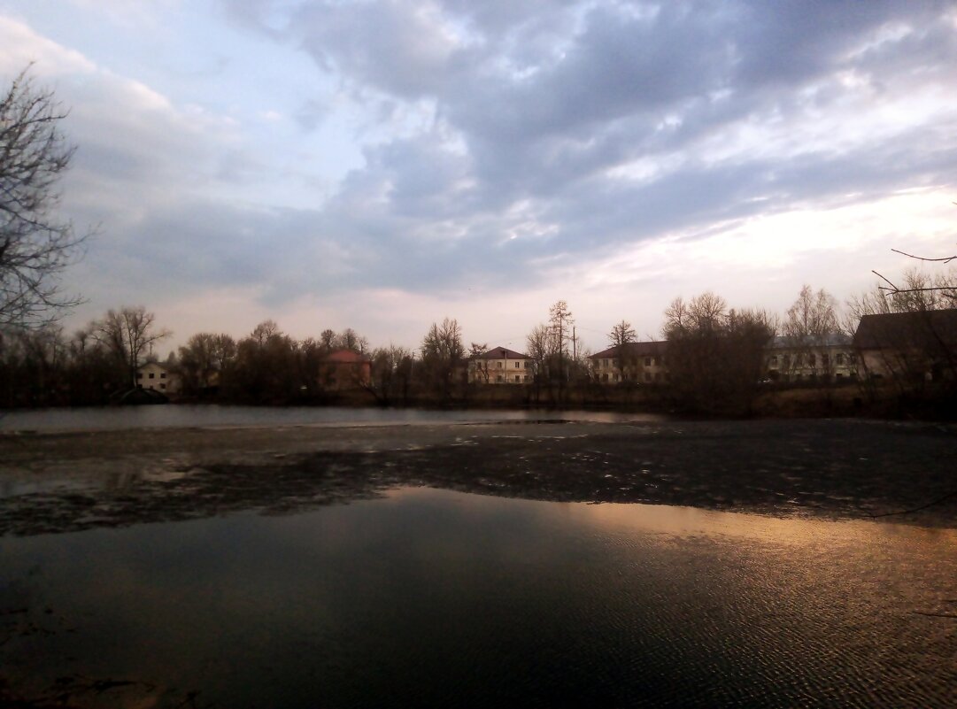 На пруду - Сергей Кочнев