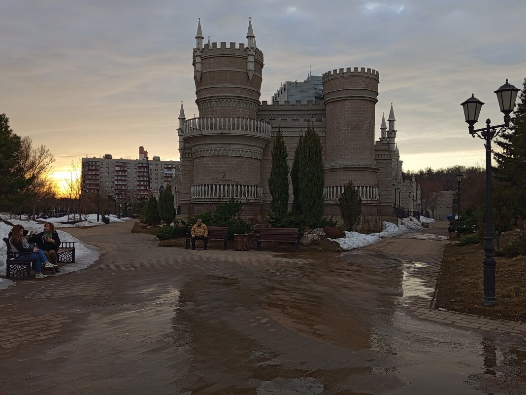 Все еще март в городе - Андрей Лукьянов Все еще март в городе - Андрей Лукьянов