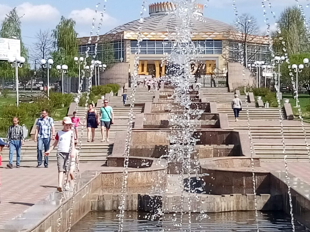Фонтанный комплекс в Центральном парке культуры и отдыха имени Бондина в Нижнем Тагиле. - Serega SchütZ