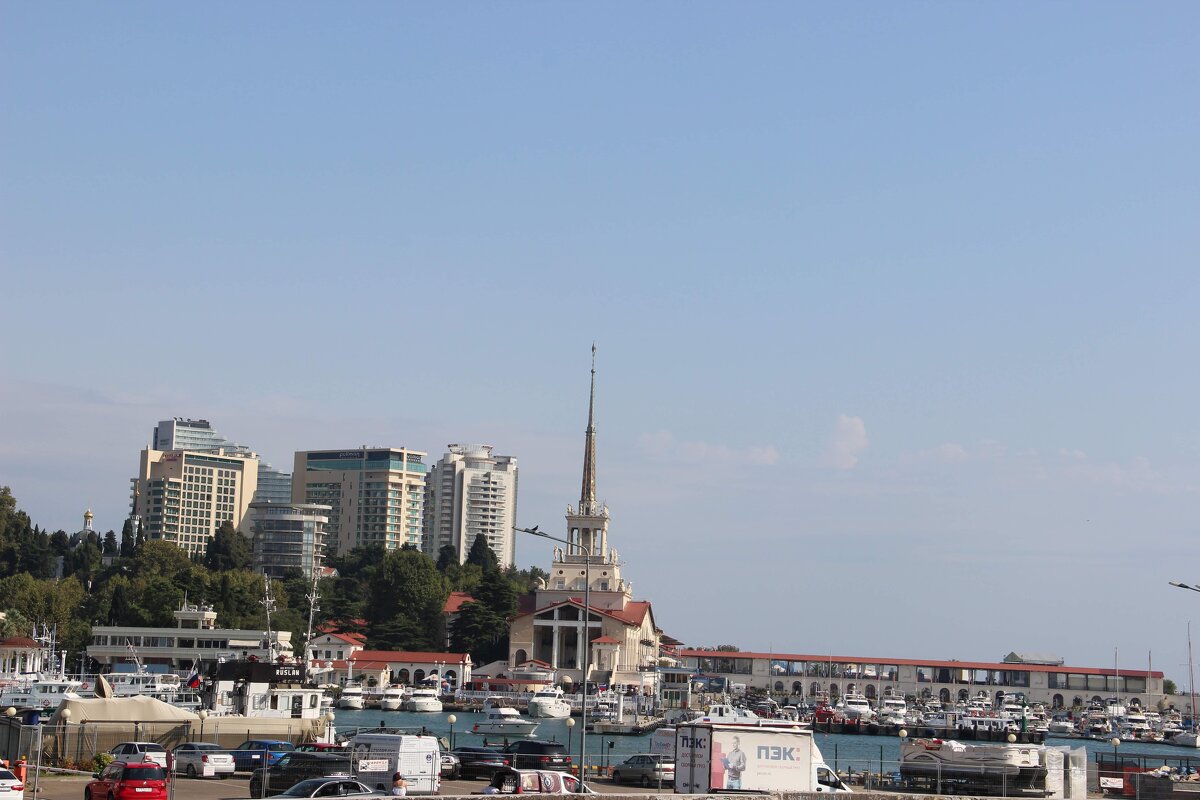 Морской вокзал Сочи, являющийся одним из главных символов города. - Serega SchütZ Морской вокзал Сочи, являющийся одним из главных символов города. - Serega SchütZ