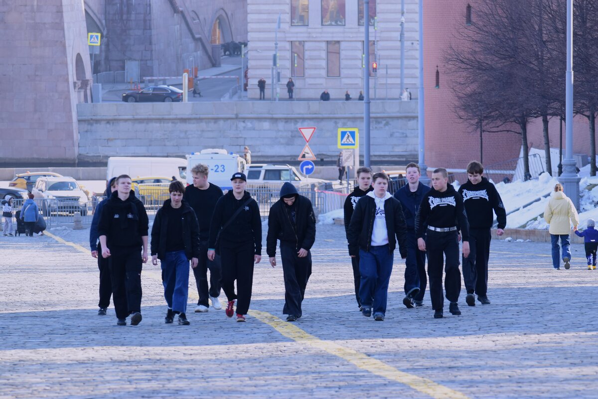 Подростки. - Наталья Вязигина