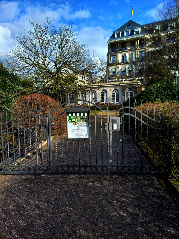 В Баден-Бадене - Сергей Порфирьев