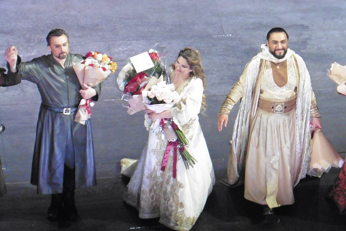 Поклоны после спектакля - Лидия Бусурина Поклоны после спектакля - Лидия Бусурина