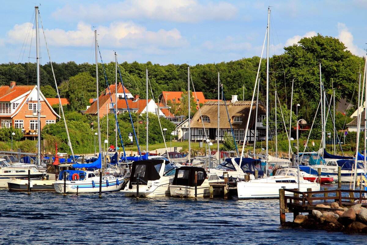 И пристать-то негде - В.И 