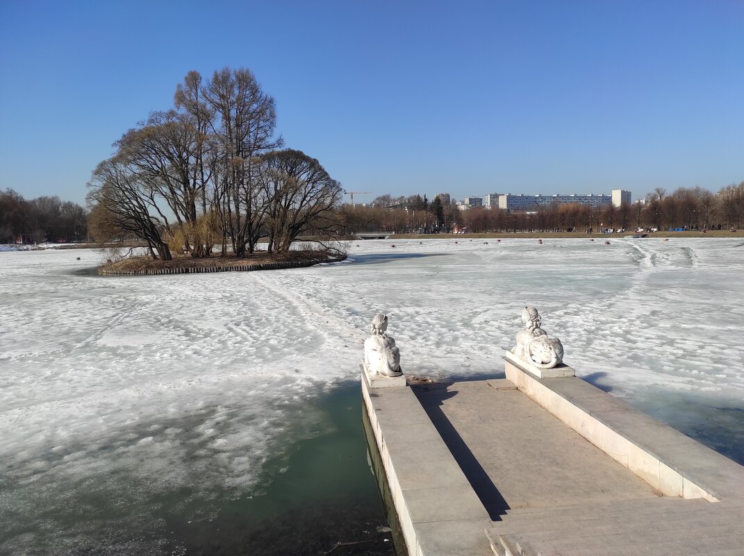 Давно здесь сидим.. - Игорь Ч. Давно здесь сидим.. - Игорь Ч.