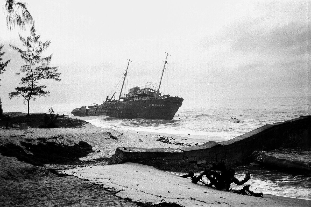 Макути - Владимир Кириченко Макути - Владимир Кириченко
