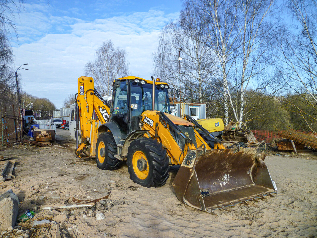 Строительство стоит, техника ржавеет. - Михаил "Skipper"