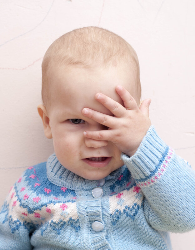 спрятался - Максим спрятался - Максим