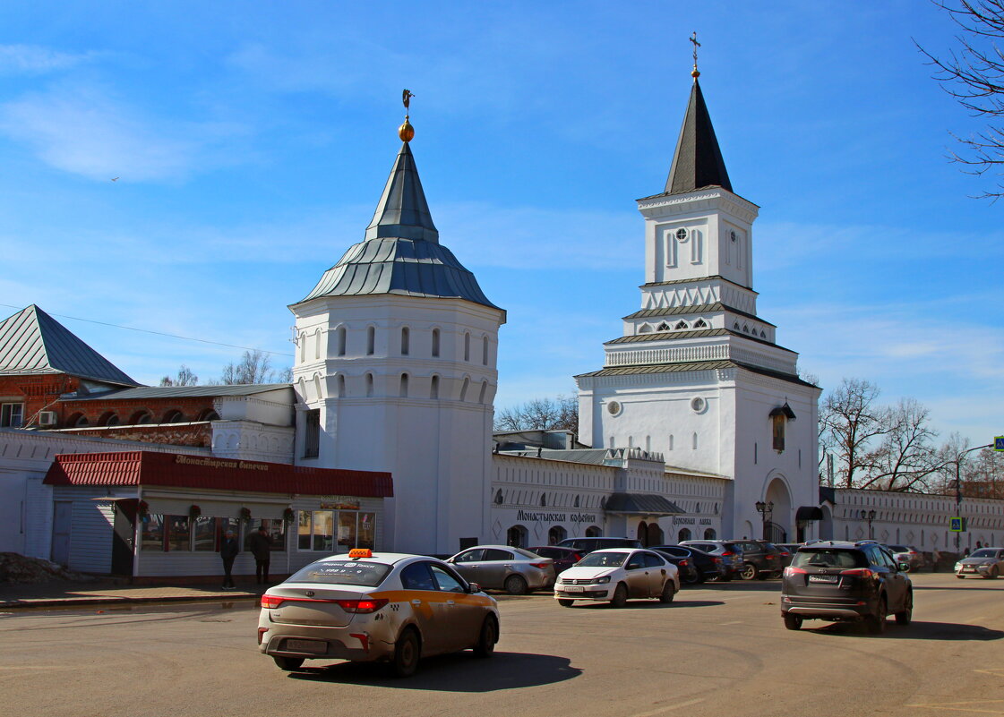 Стены монастыря - Дмитрий Балашов Стены монастыря - Дмитрий Балашов