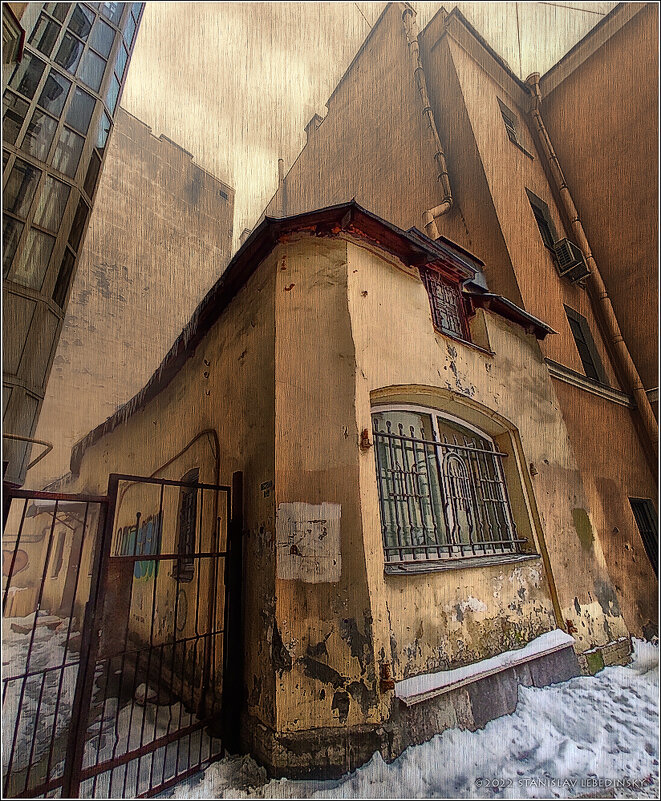 My magic Petersburg_03981_во дворе на ул. Пестеля - Станислав Лебединский