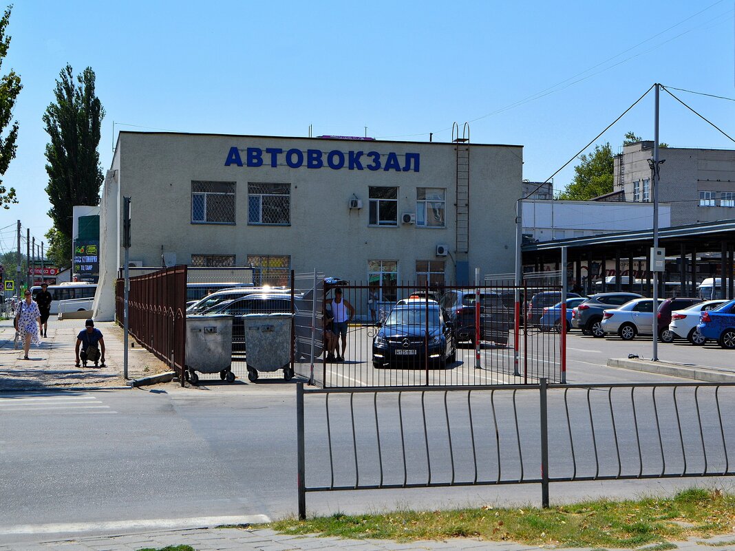 Керчь. Автовокзал. - Пётр Чернега