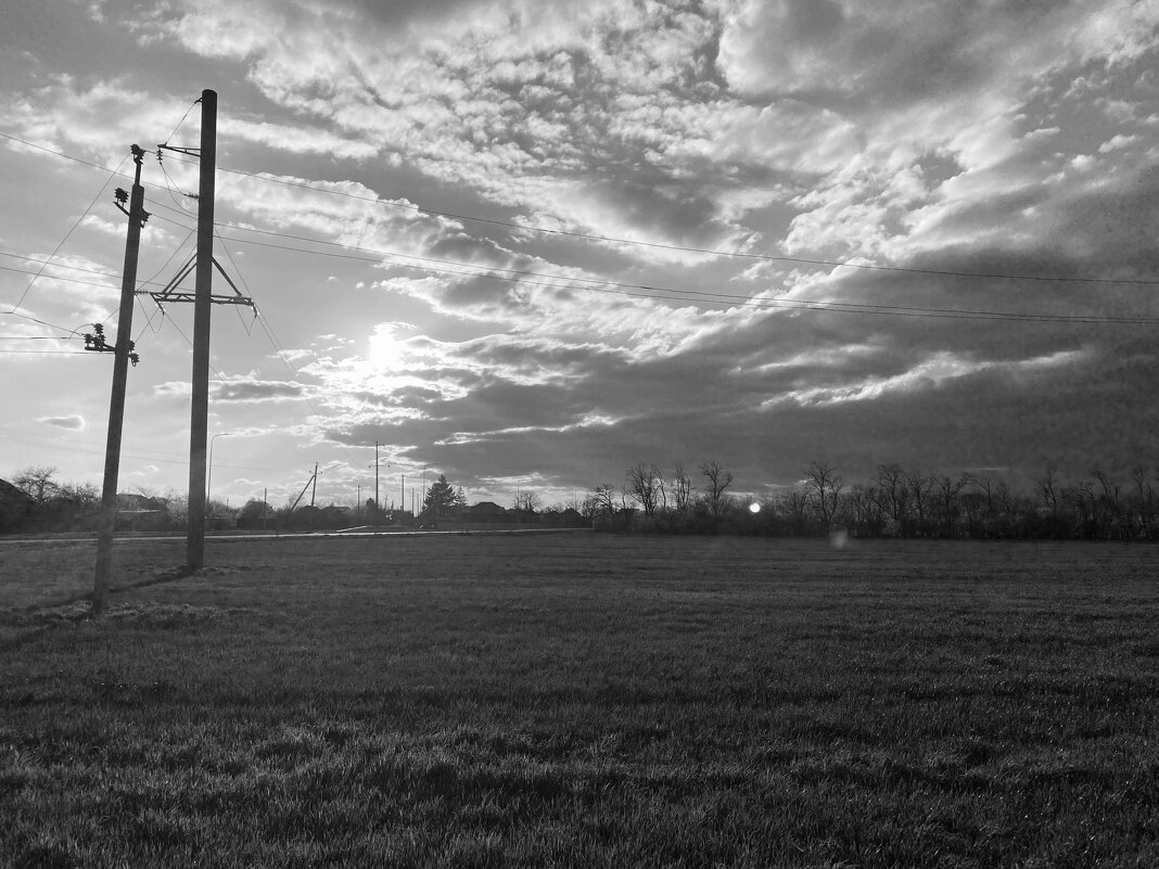 За городом - М С