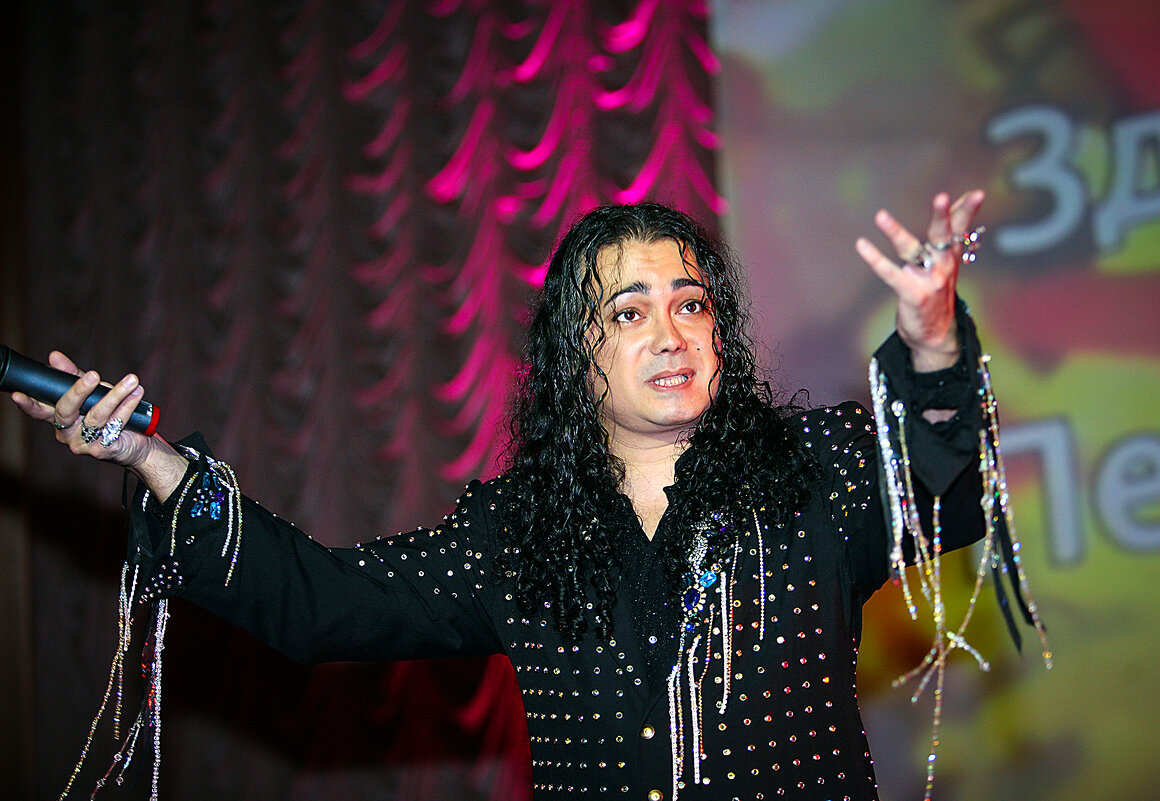 ПЕВЕЦ ИГОРЬ НАДЖИЕВ. - Александр Дмитриев