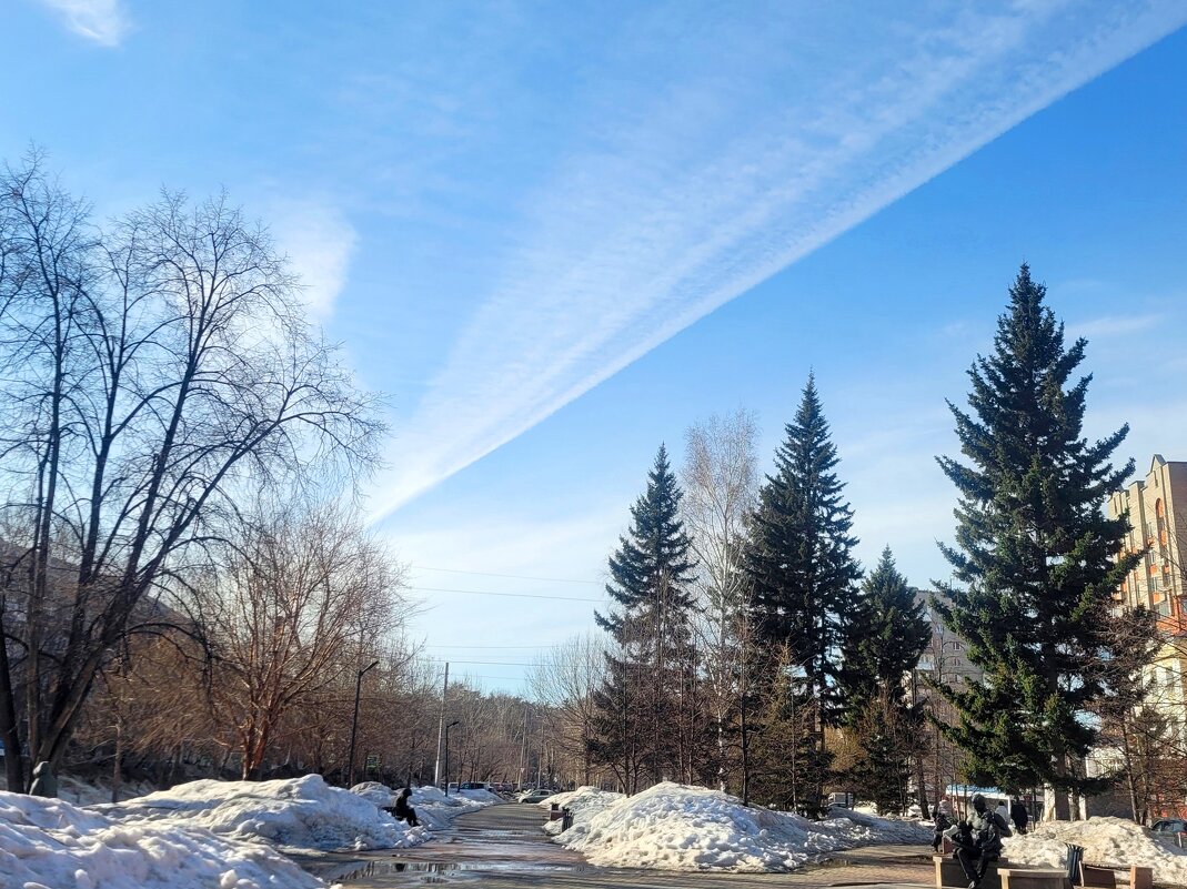 2 апреля в городском сквере - Галина Нестратова