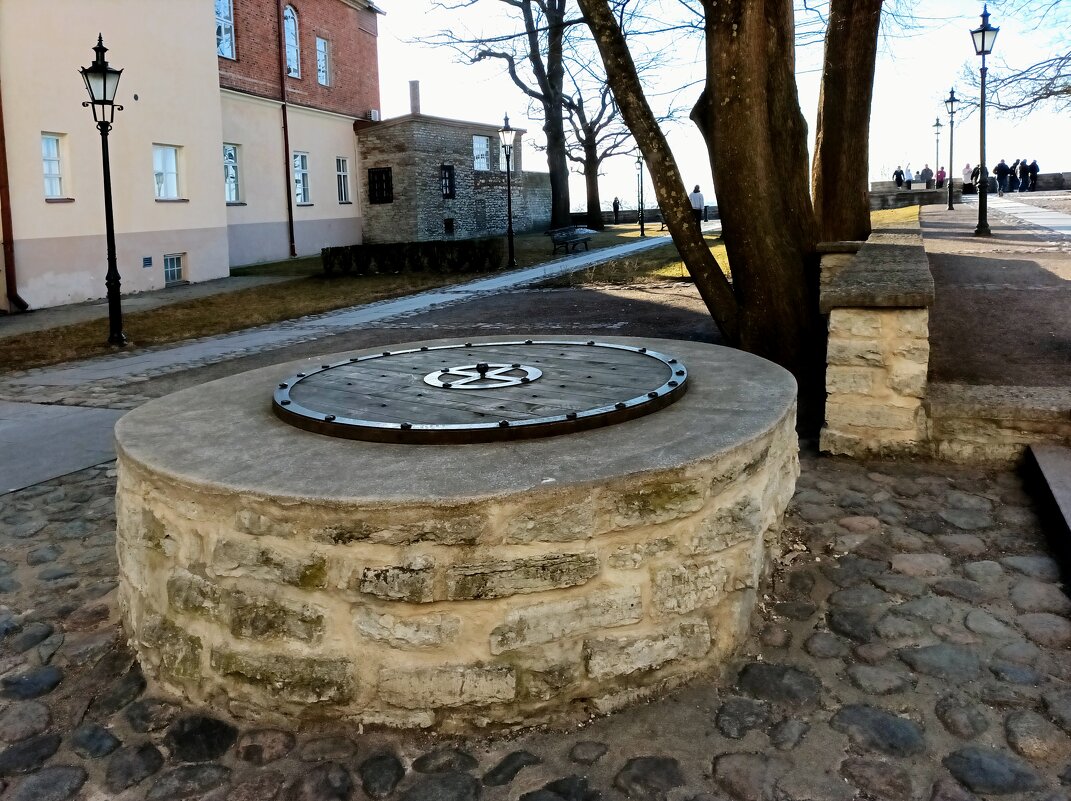 Старинный колодец в Епископском саду - Veera V