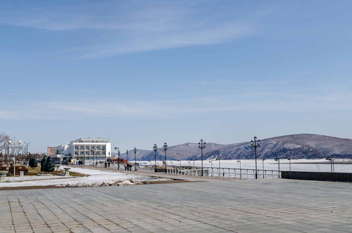 На набережной - Виктор Иванович Чернюк