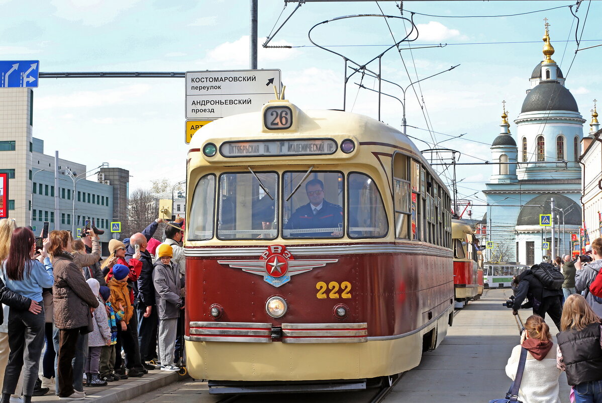 День ТРАМВАЯ 4 апреля на ул Радонежского - Михаил Бибичков День ТРАМВАЯ 4 апреля на ул Радонежского - Михаил Бибичков