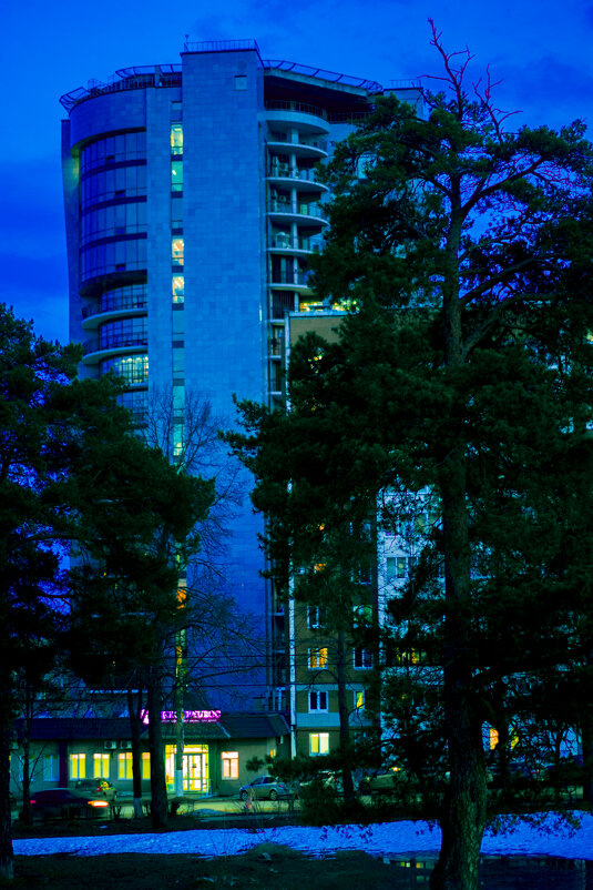 Сударь, уже АПРЕЛЬ - Владимир Максимов Сударь, уже АПРЕЛЬ - Владимир Максимов