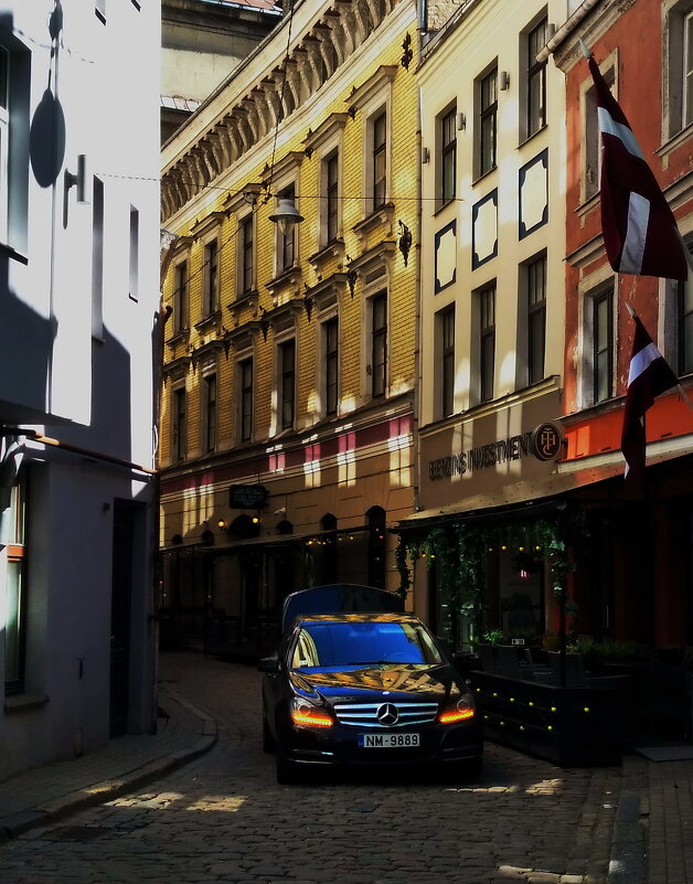 Городские улочки .. - Татьян@ Ивановна