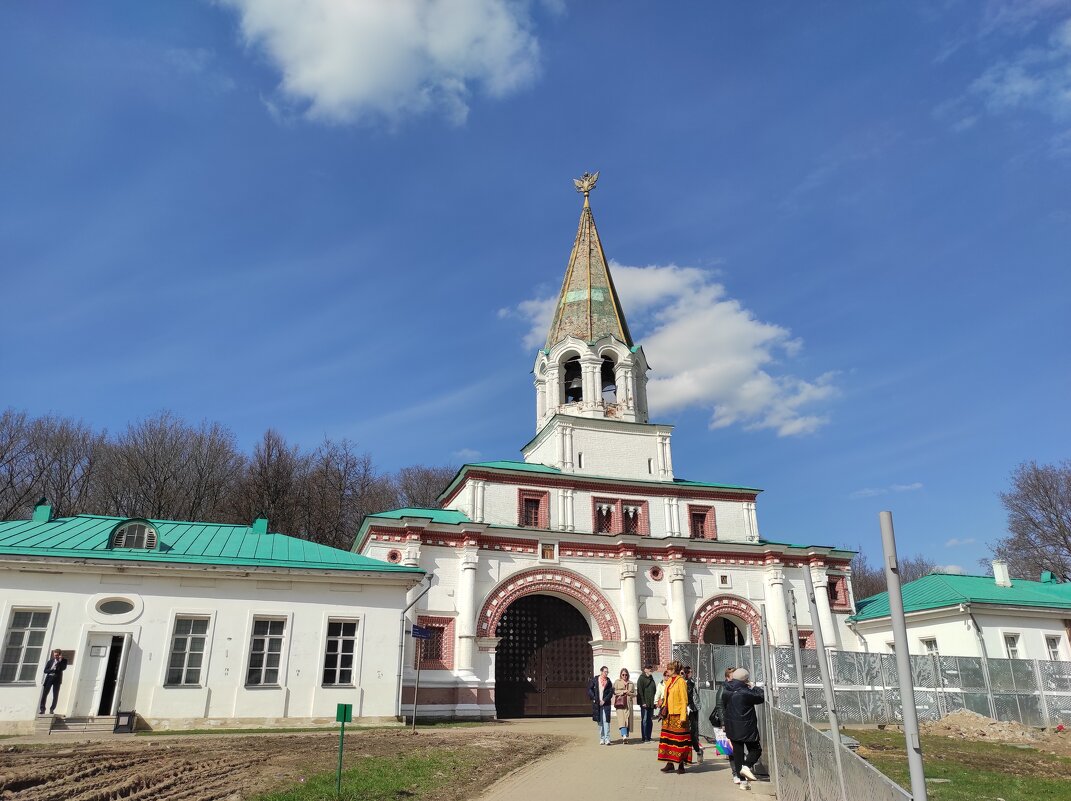 Ансамбль передних ворот - Игорь Ч. Ансамбль передних ворот - Игорь Ч.