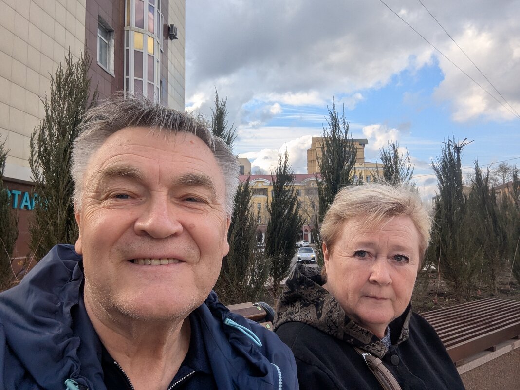 Счастливые - Андрей Хлопонин Счастливые - Андрей Хлопонин