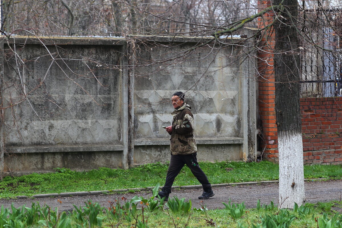 Спешит...) - Юрий Гайворонскiий