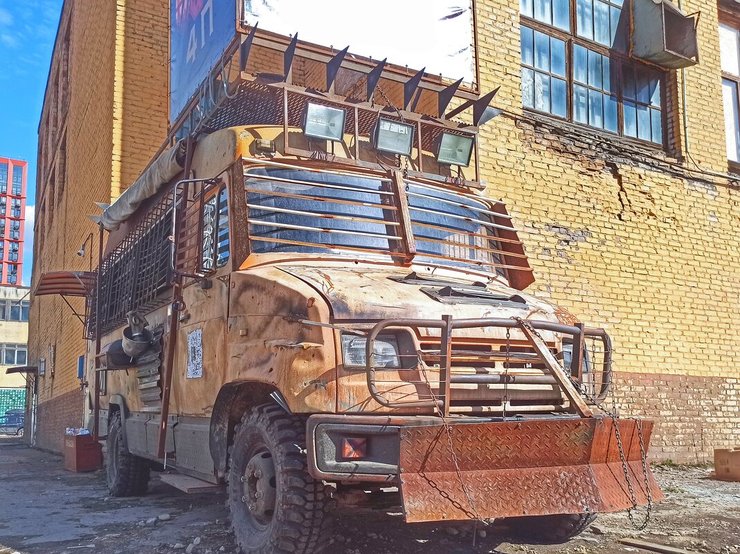 Один из уголков Вселенной. На ул. Шарикоподшибниковой - svk *