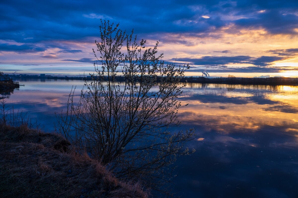 Весенним вечером на Волге. - Виктор Евстратов Весенним вечером на Волге. - Виктор Евстратов