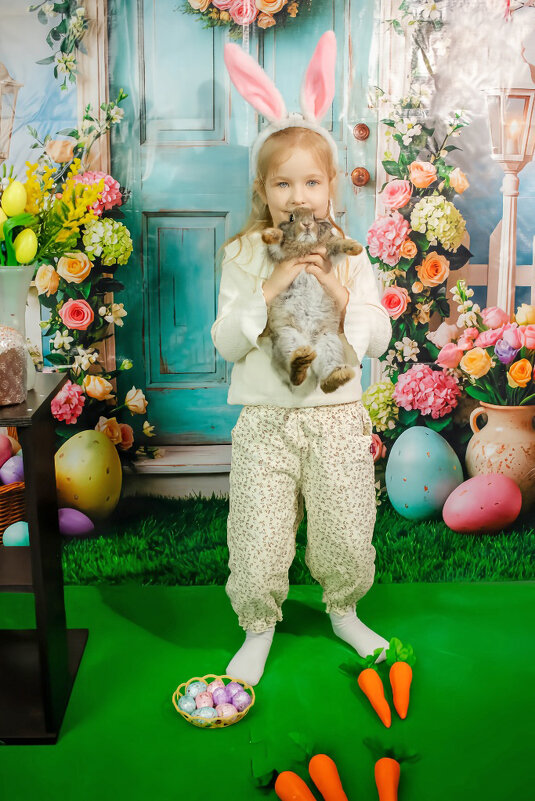 С кроликом - Валерия .