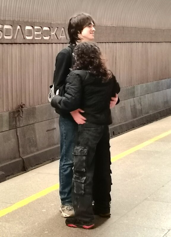 Вот такая она любофф. Из серии "Пассажиры метро". - Любимова Ольга Вот такая она любофф. Из серии "Пассажиры метро". - Любимова Ольга