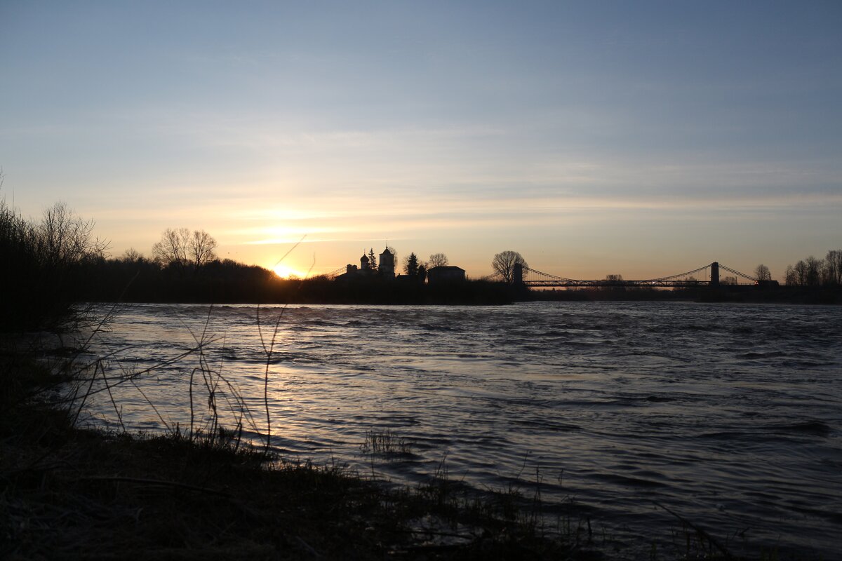 Рассвет над островком - Максим Егоров