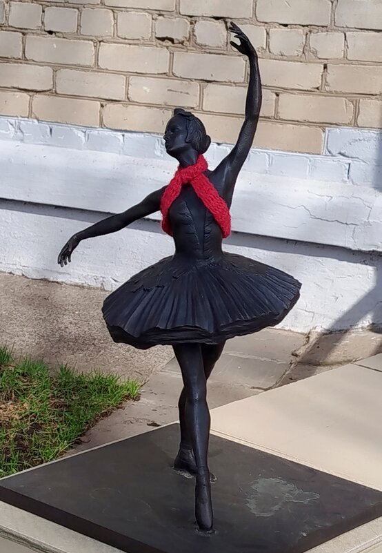 Балерина в шарфике - светлана льдокова