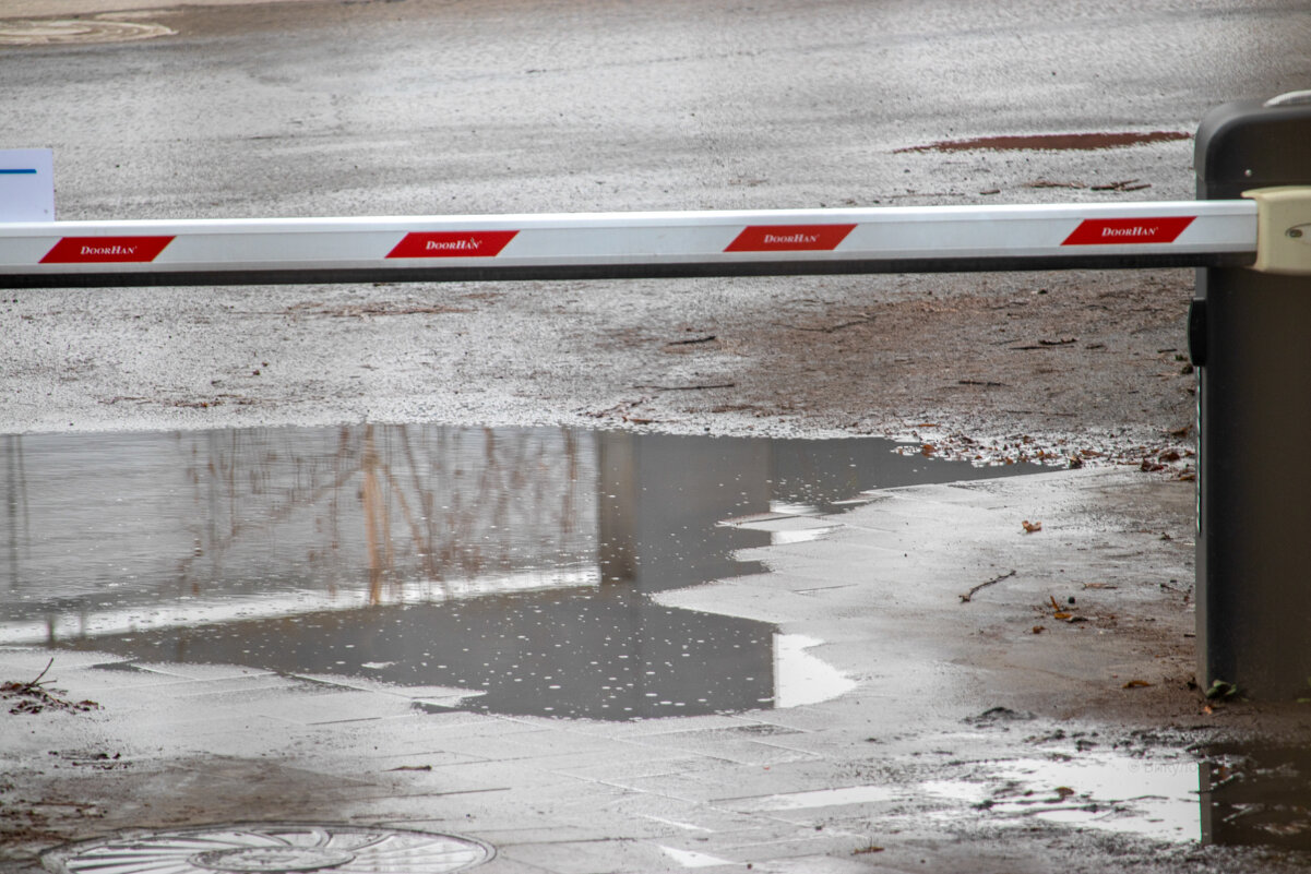 В такую погоду всегда грустно - Sergei Vikulov В такую погоду всегда грустно - Sergei Vikulov