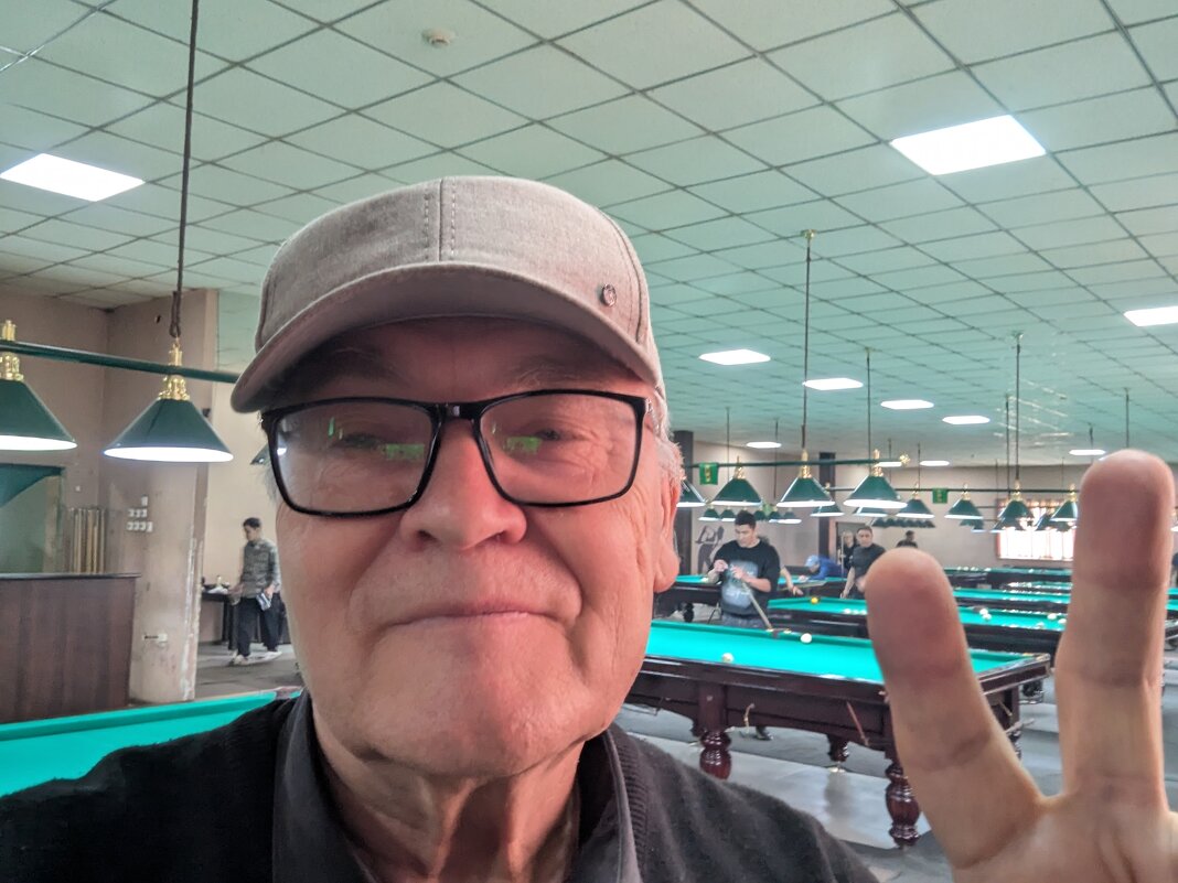 Привет,друзья - Андрей Хлопонин Привет,друзья - Андрей Хлопонин