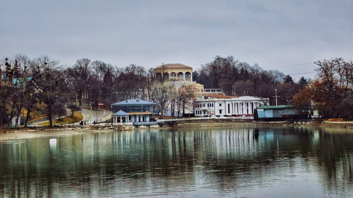 На Комсомольском озере в Нальчике - Мариша Тим На Комсомольском озере в Нальчике - Мариша Тим