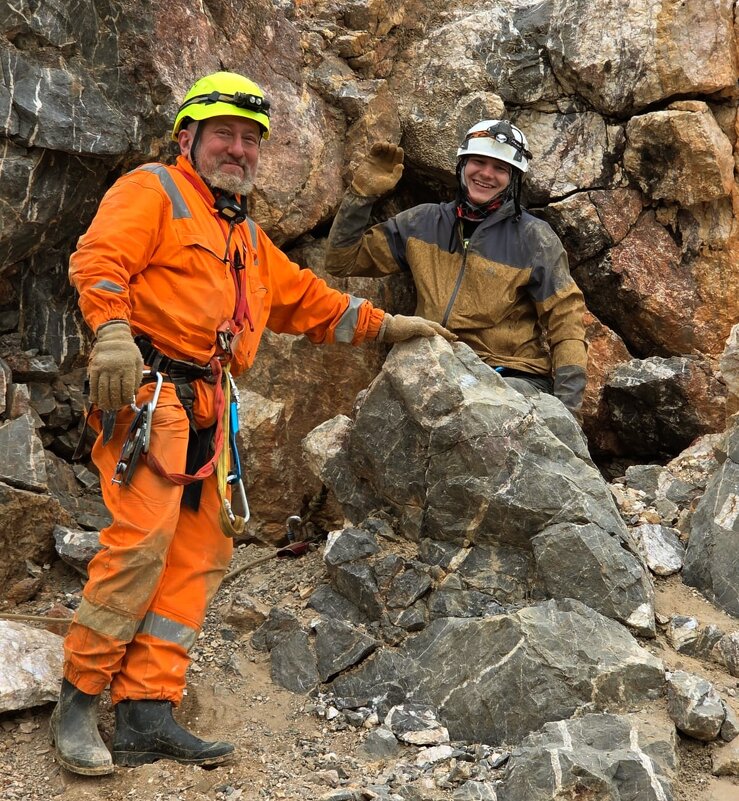 Спустился в пещеру - Георгиевич 