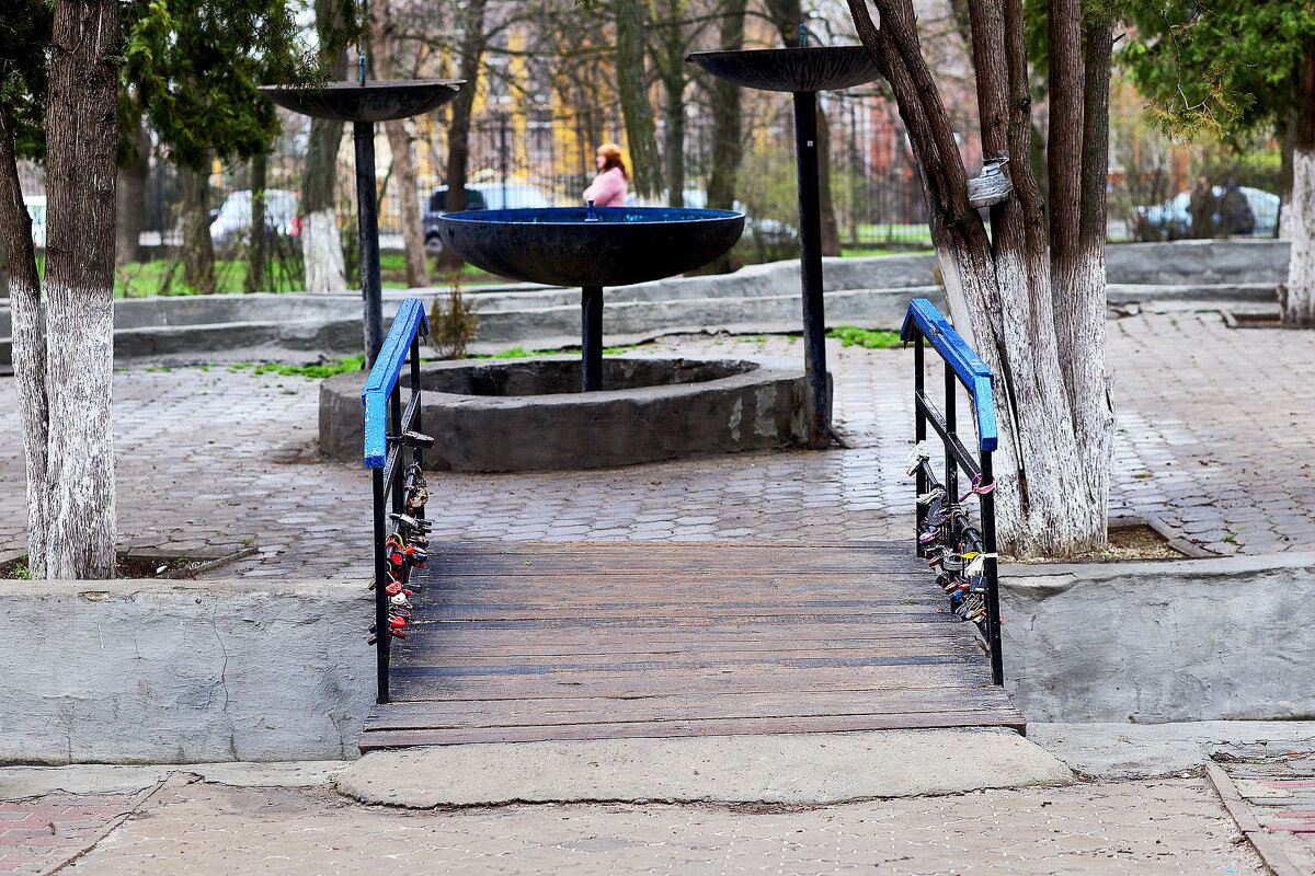 Мостик молодожёнов - Юрий Гайворонскiий