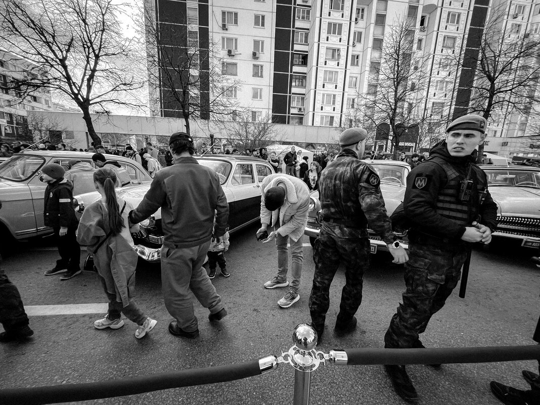 *** - Сергей Золотавин